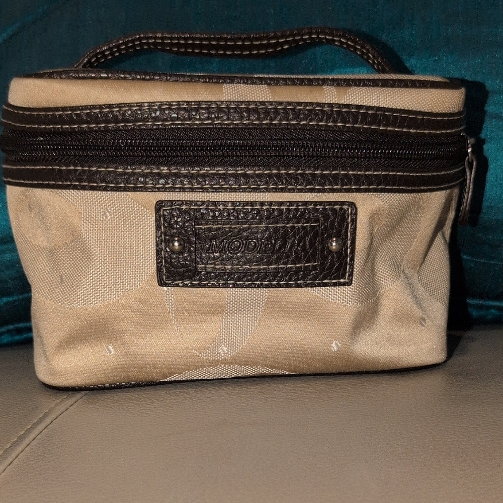 Moda Tan and Brown Toiletry Bag with Classic Design